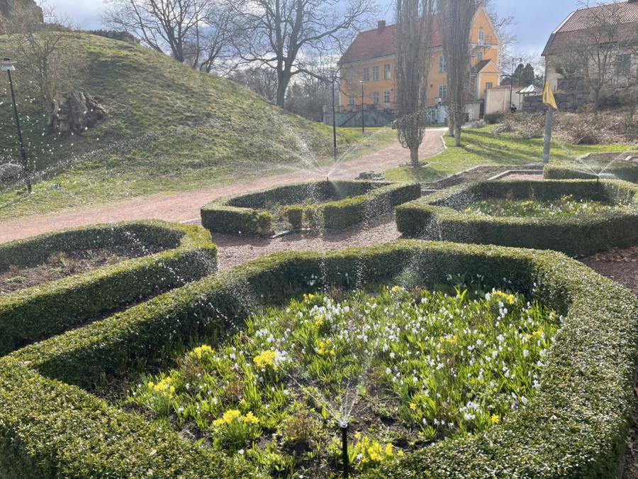 Automatisk bevattning för bekvämlighet.
